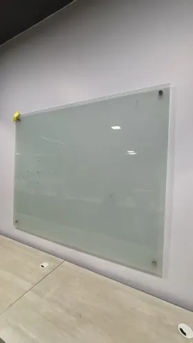 Quadro / Lousa de Vidro 1,50m x 1,15m Sem Moldura (Com Suportes)