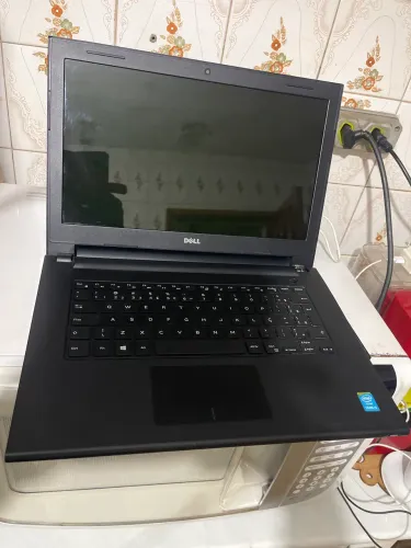 notebook Dell Inspiron 14 da Série 3000 ( Com defeito na placa )