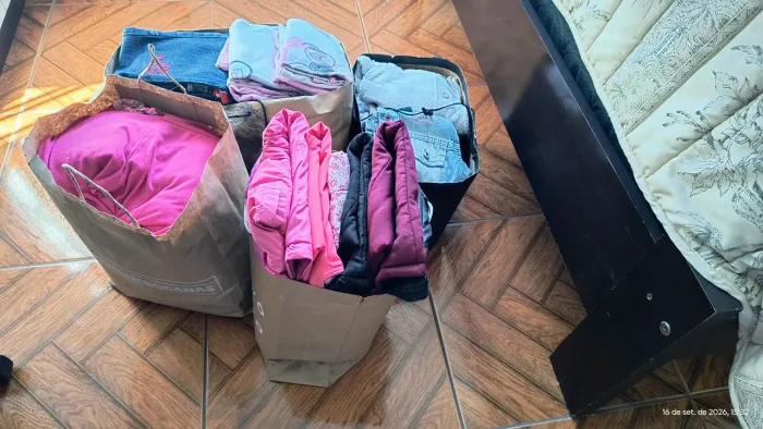 Lote de roupas de menina T 8 e 10