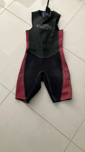 Roupa de Surf (neoprene) (Masculino e Feminino).