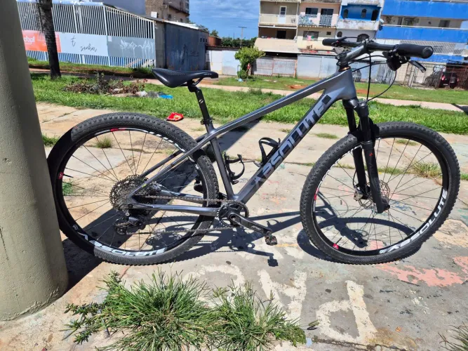 Bicicleta Aro 29 absolute fibra de carbono 