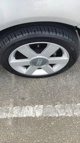 Vendo rodas aro 17 com pneus furação universal