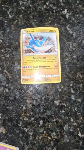 Latios dourado
