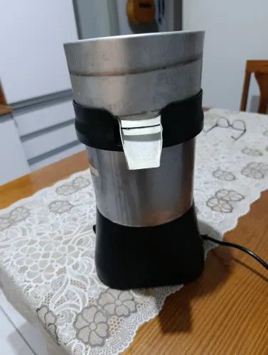 Vendo espremedor de laranja industrial