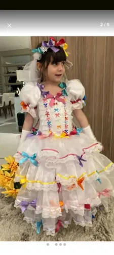 Vestido junino tema noiva! Semi novo! Com todos os acessórios. Veste de 7 a 10 anos.