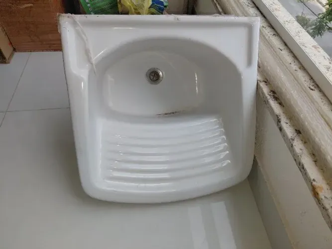 Tanque de louça pequeno 50x50x20