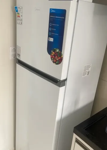 Geladeira Midea