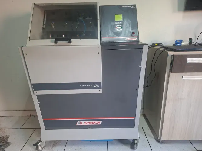 Vendo bancada de commo rail tecnomotor 510