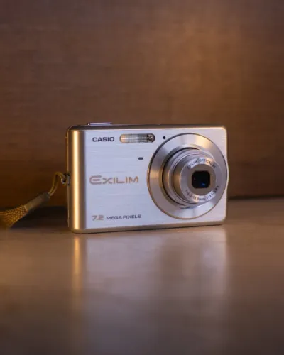 Câmera CASIO EXILIM EX Z77 digital