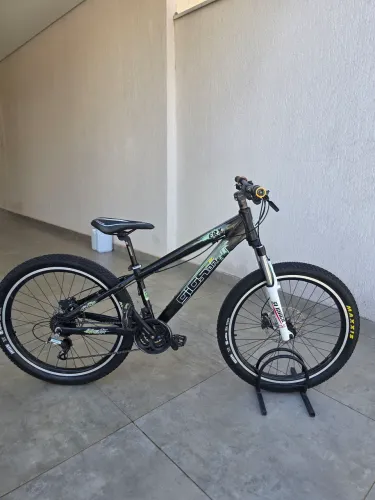 Gios FRX 3 Aro 26 | Freio Hidráulico Shimano | Maxxis Ikon Tubeless