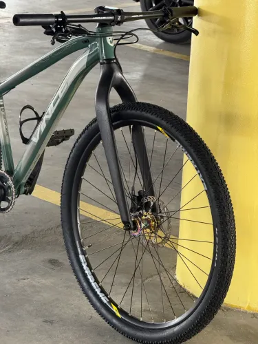 Bike MTB Vince Aro 29 garfo Carbono 12v Absolute Wild