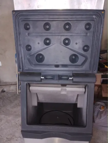 Máquina de gelo (cubo)