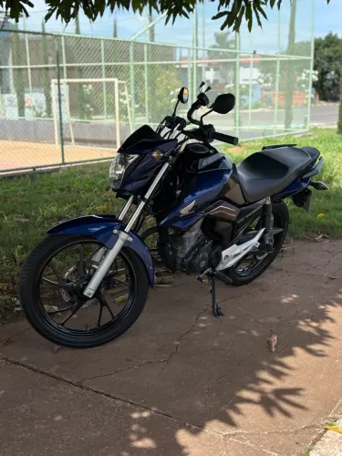 Titan 2024 linda apenas 23mil km rodados