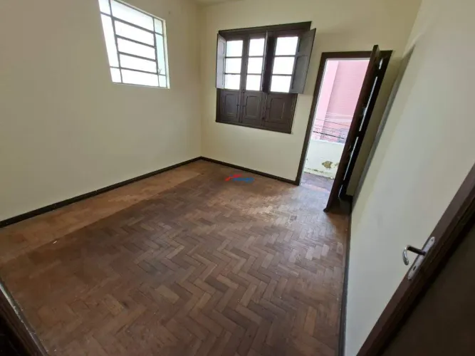 Sobrado Amplo e Independente no Alto Barroca 3 Quartos, Área Externa e Sem Condomínio!