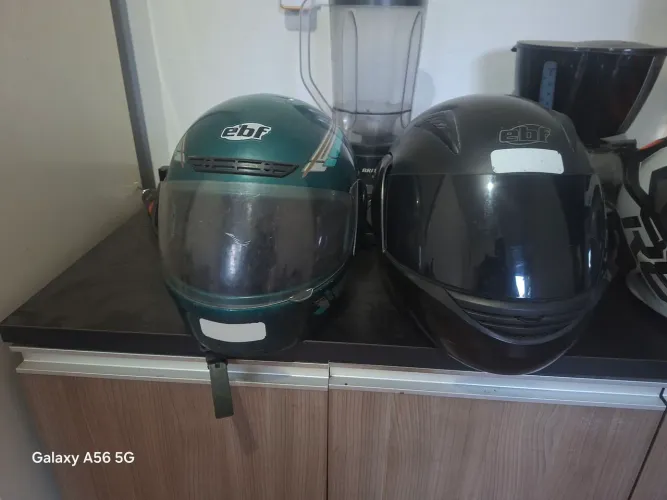 Vendo 2 capacetes