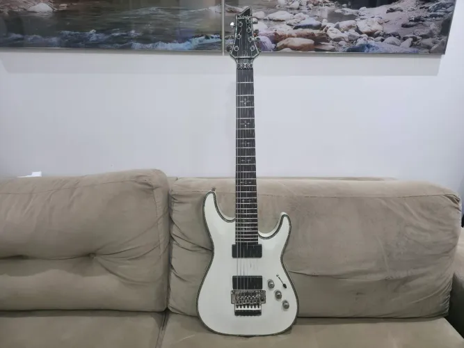 Schecter Hellraiser C7 Fr branca