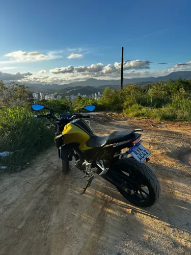Vendo moto CB Twister 300f