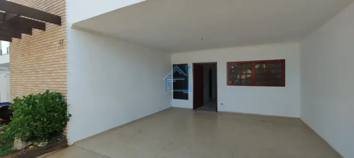 Casa térrea com três suítes no Condomínio Golden Park Sigma