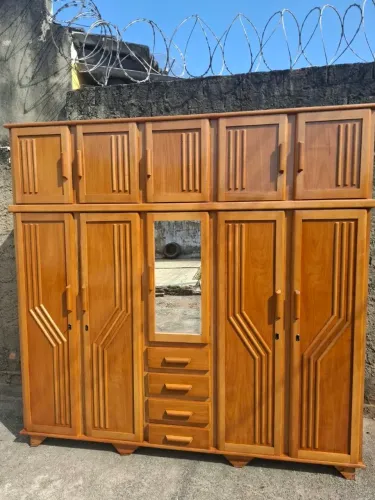 Guarda Roupa DE MADEIRA SEMI NOVO