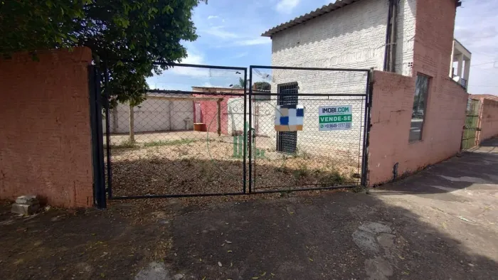 Oport. p/ investidores | Ponto comercial em av. de São Pedro