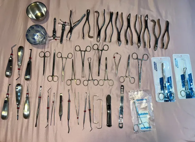 JOGO DE MATERIAIS DE CIRURGIA Odonto