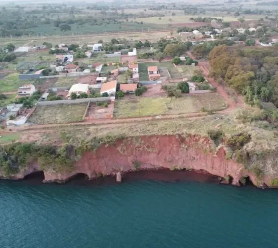 Terreno de frente ao Rio Paraná