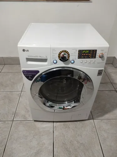 Vende lava e seca LG 8 5 kg funcionando perfeitamente silenciosa ótima máquina