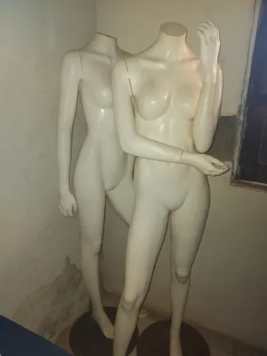 Vendo dois manequins