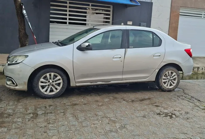 Renault Logan Expression Hi-flex 1.6 8V 4P 2015