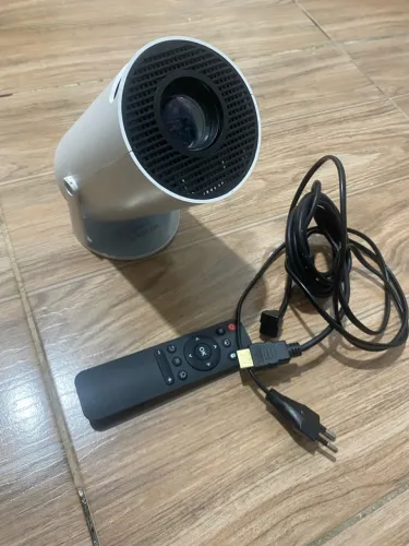 Projetor portátil HY300