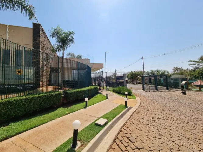 Terreno de 256m² à venda em condomínio - Terras de San Gabriel
