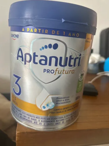 Latas de leite vazias