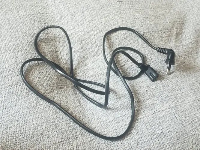Cabo De Forca Energia Tipo Oitinho 2 Pinos Para TV Notebook Console Usado