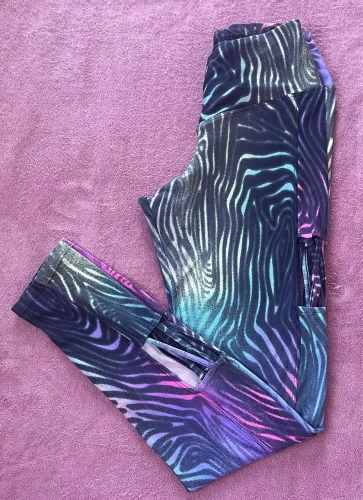 Calça legging, veste M.