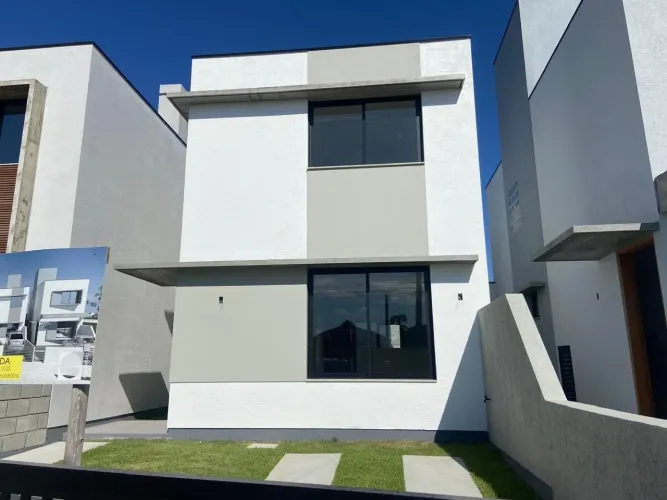 Casa à venda em Garopaba-SC, bairro Areias de Palhocinha, com 83,00 m² de área.