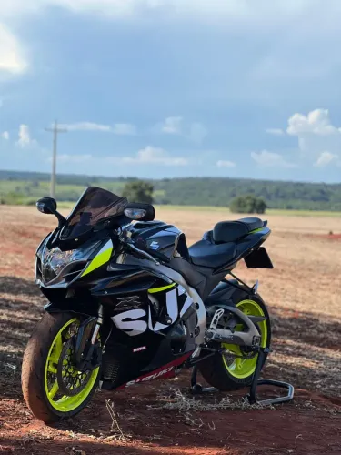 GSX-R1000 SRAD - Preta