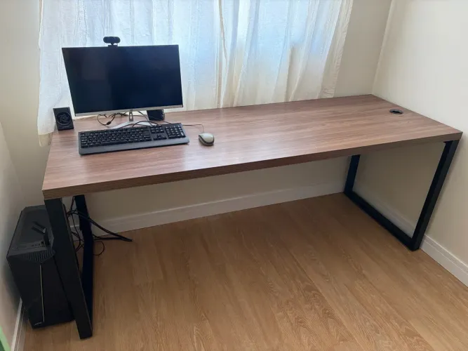 Mesa de Escritório Grande