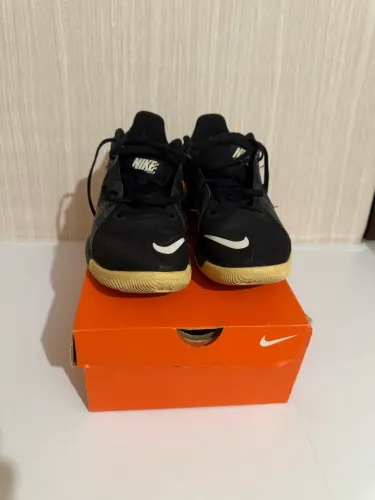 Tênis Nike by Fly Mid