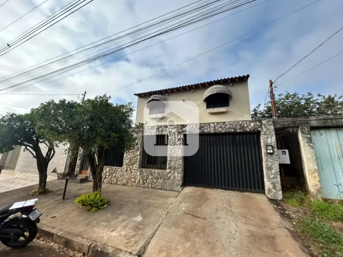 Casa sobrado para locação no bairro Jaraguá