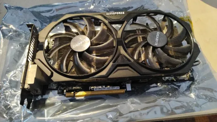 Placa de Video AMD Radeon R9 200