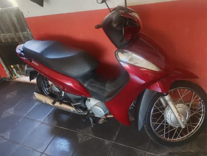 Vende Honda Biz 125 ES