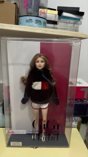 Barbie collector signature gigi hadid