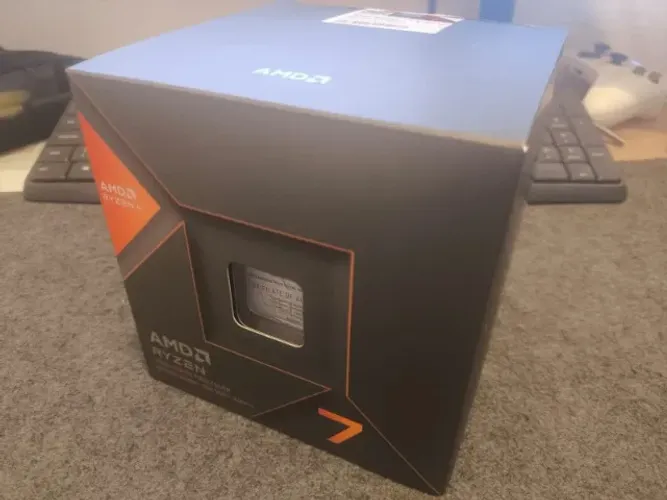 Cooler para Processador AMD Ryzen (Original 8700G - APENAS Cooler)