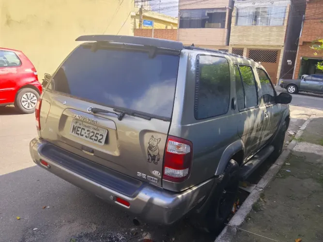 Nissan Pathfinder SE Luxo 3.5 V6 24V 243cv 2004