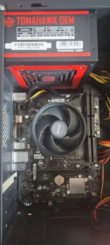 PC GAMER RYZEN 5 4600G + 16GB DE RAM