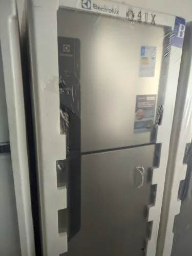 Geladeira Electrolux de 431L inox inverter com autosense nova na caixa 