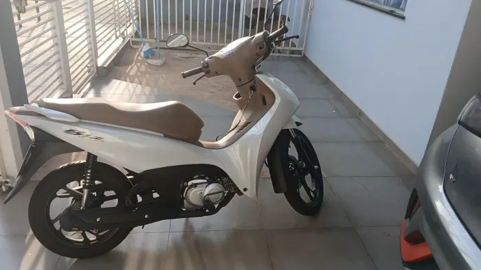 Vendo biz 125 único dono semi nova