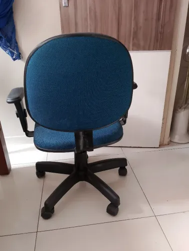 CADEIRA GIRATÓRIA