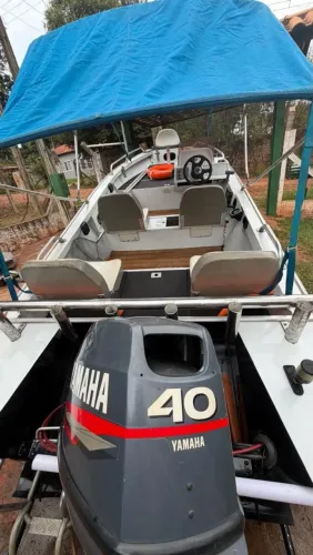 Lancha 2006 14 pés motor 40 Yamaha revisado