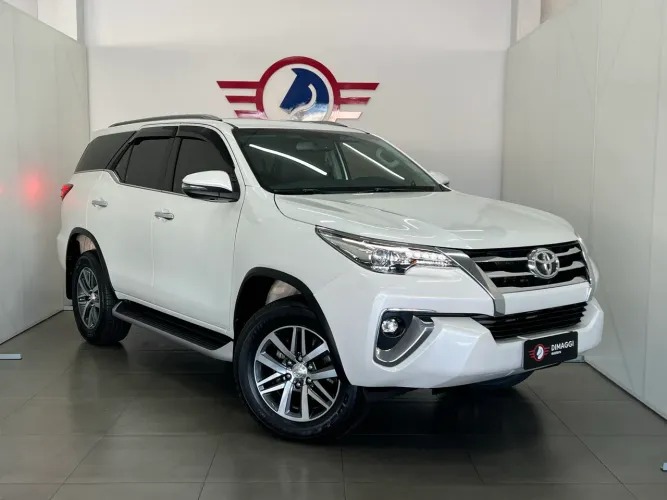 Toyota Hilux SW4 SRX 4X4 2.8 TDI 16V Dies. Aut. 2020